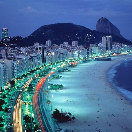 Copacabana ao lado do Metro Rio de Janeiro Exterior foto