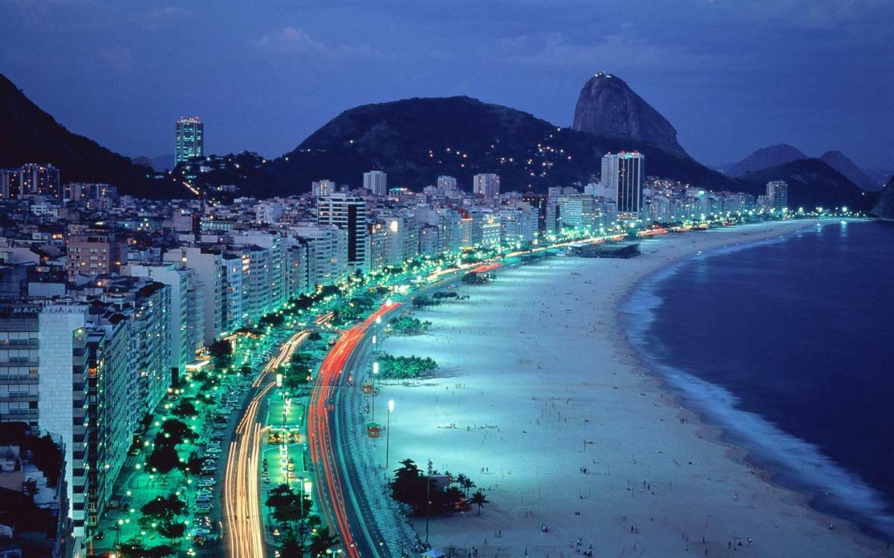Copacabana ao lado do Metro Rio de Janeiro Exterior foto